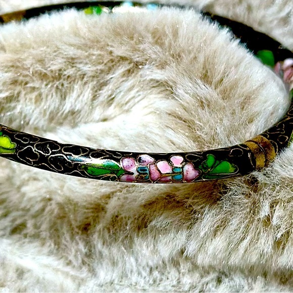 Vintage Jewelry - Vintage Cloisonné Enamel Hinged Bangle